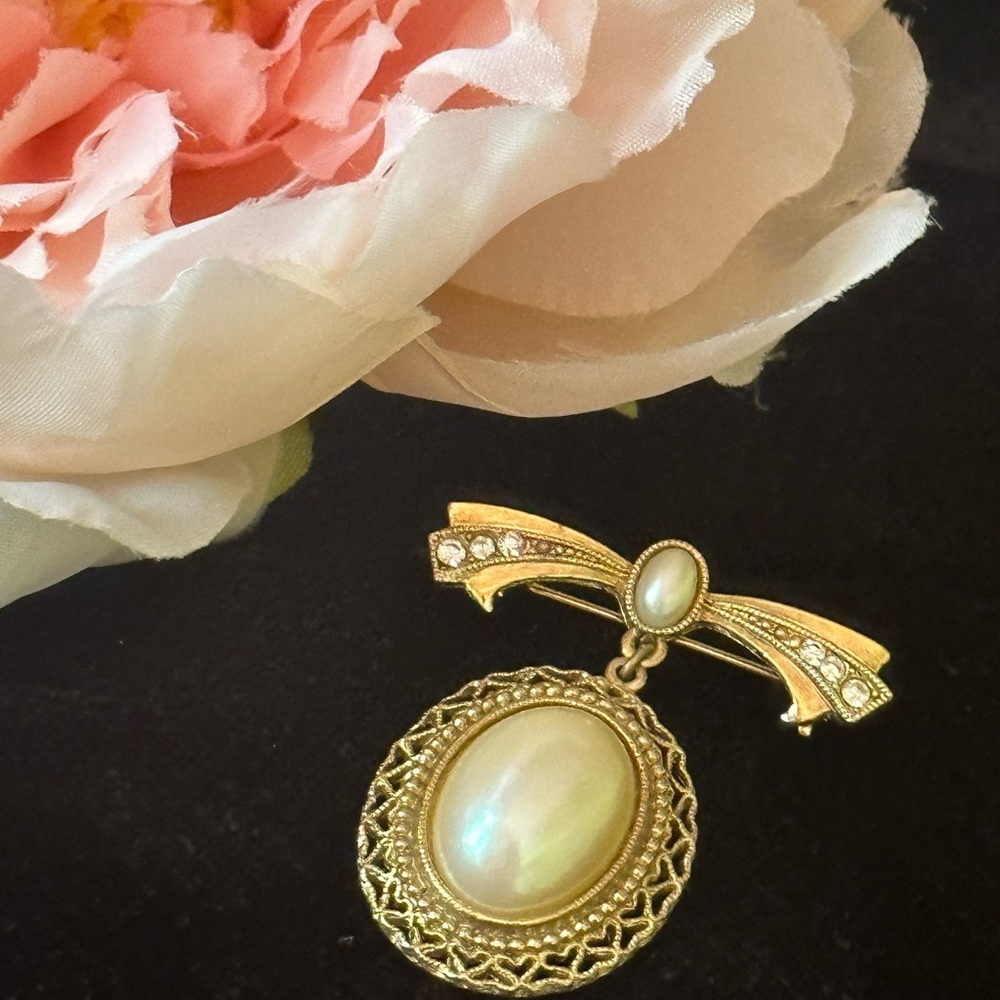 Vintage Faux Pearl & Rhinestone Drop Brooch Pin - Picture 3 of 9